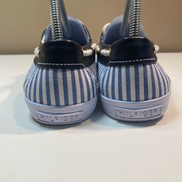 🔥 TOMMY HILFIGER BLUE WHITE STRIPPED BOAT SHOE MEN’S SZ 7.5 WOMEN SZ 9 UNISEX - Picture 4 of 8